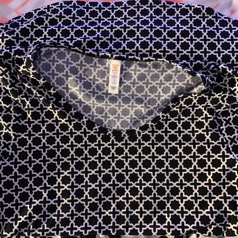 Lularoe classic tee